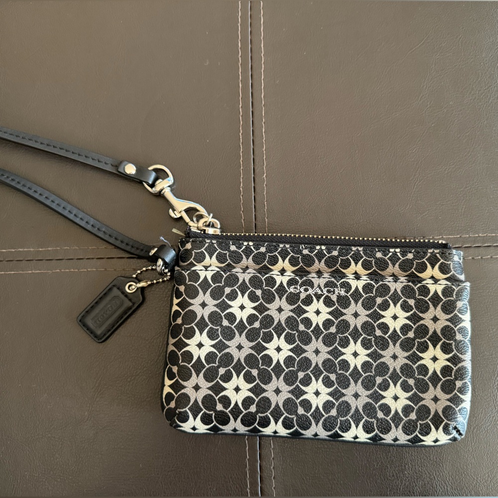 Coach Black Cream Gray Patterned Wristlet